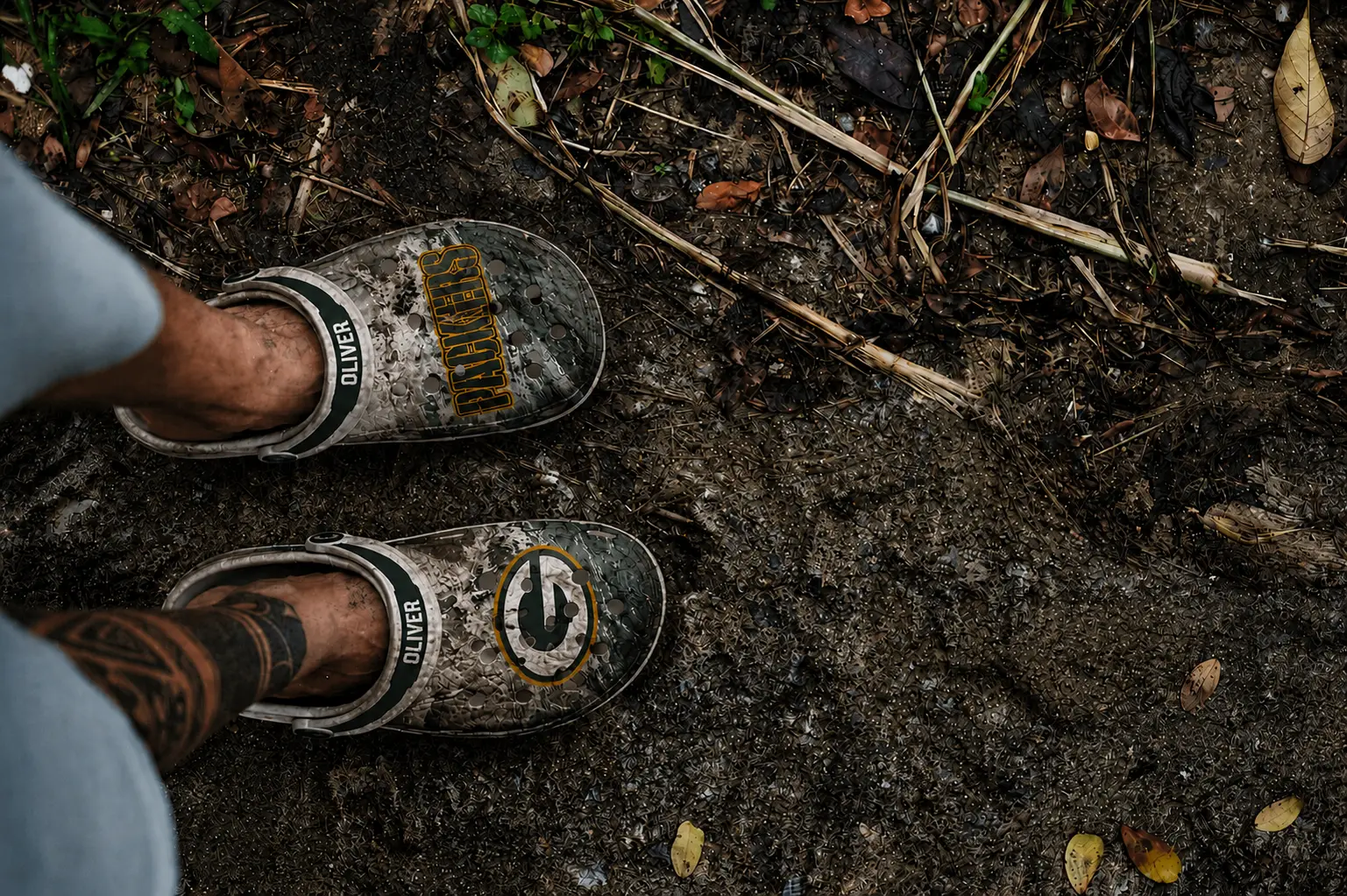 Vivacrocs.com 40 custom crocs on foot