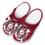 Customized Alabama Crimson Tide Gripping Hand Crocs Best selling