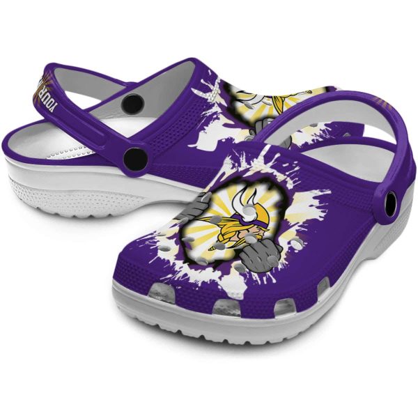 Personalized Minnesota Vikings Gripping Hand Crocs Latest Model