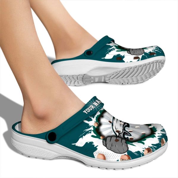 Personalized Philadelphia Eagles Gripping Hand Crocs High quality
