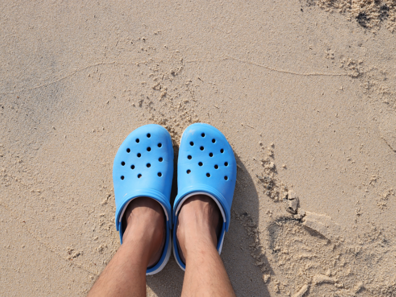 The heel should fit snugly like a gentle hug