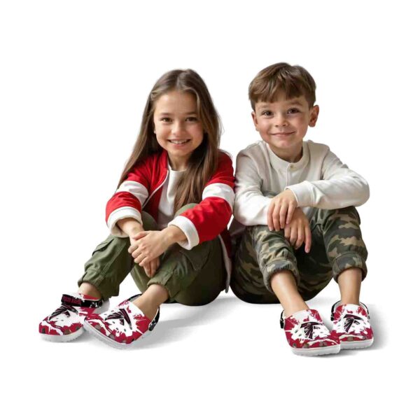 personalized atlanta falcons splatter pattern crocs fashion forward