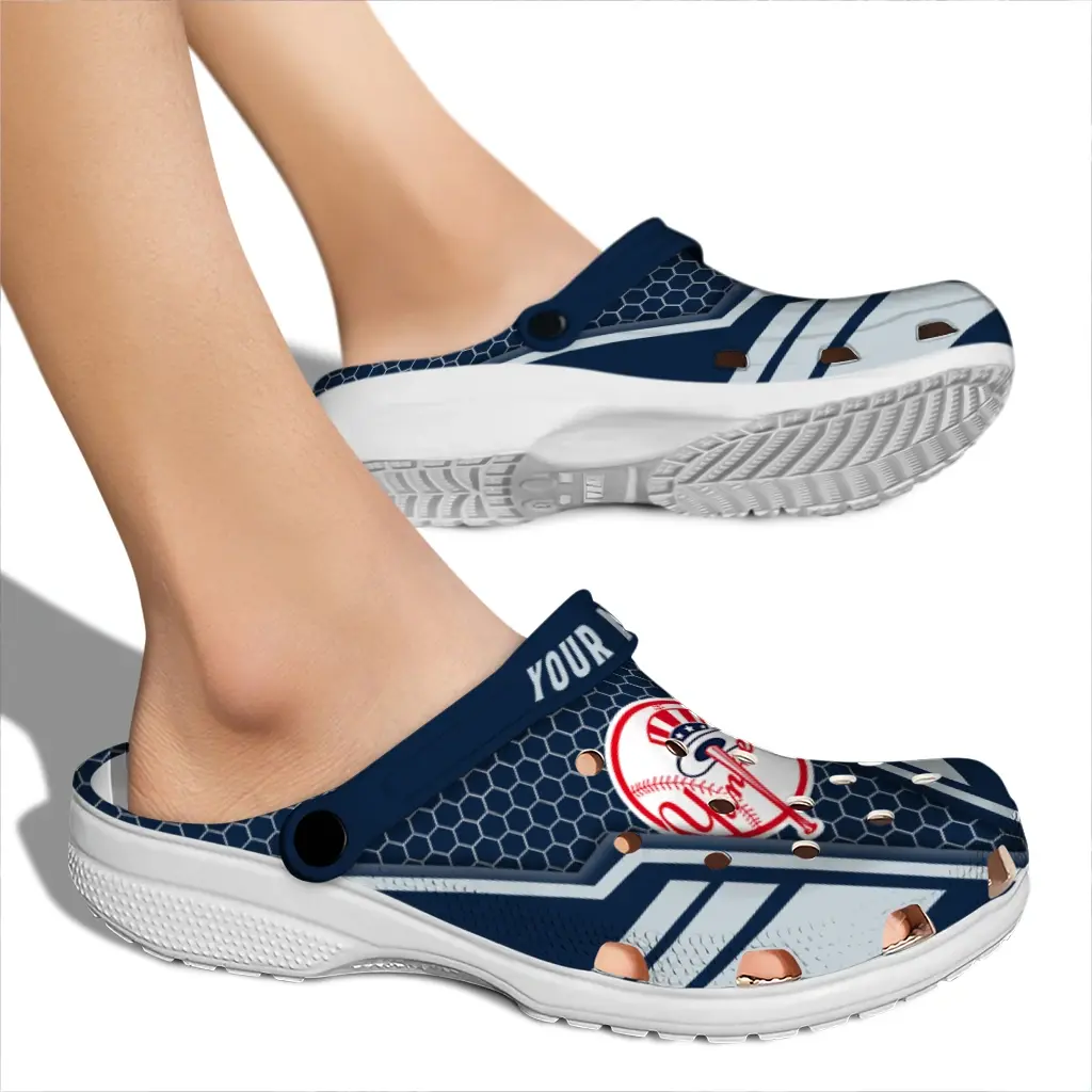 new-york-yankees-clog-customized-hexagon-shield-navy-fashion-forward-1-1.webp