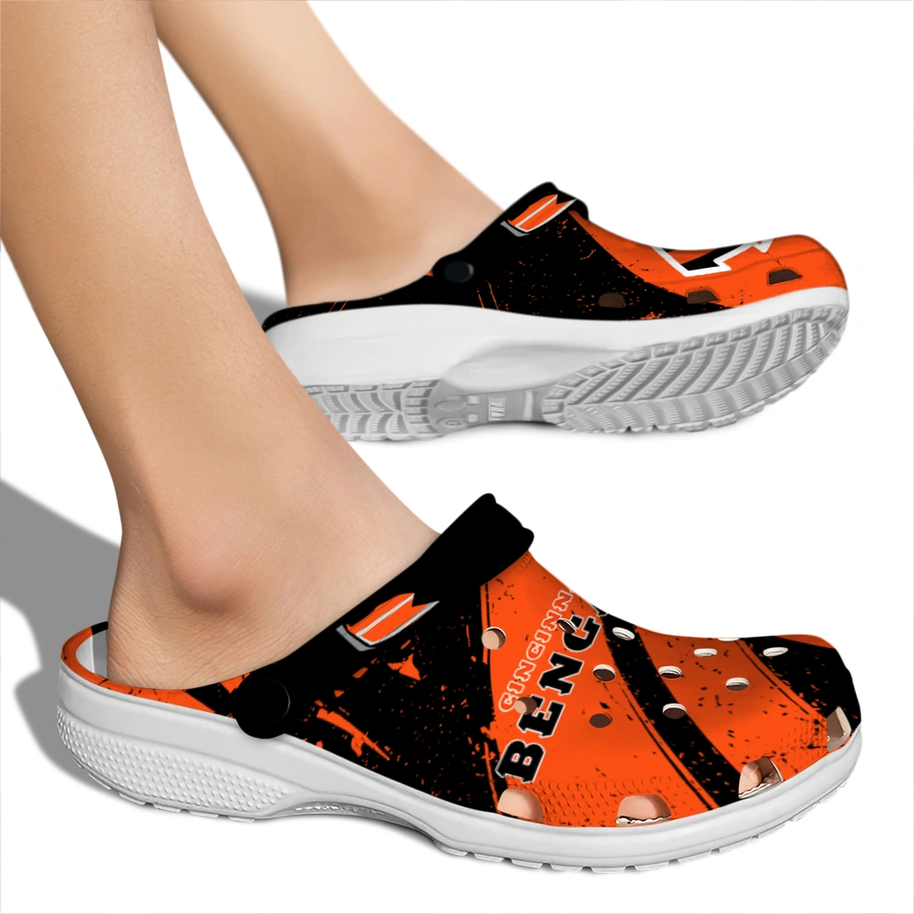 cincinnati-bengals-clog-customized-checkered-streaks-orange-black-fashion-forward.webp