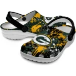 green-bay-packers-clog-personalized-splatter-splash-green-black-best-selling.webp