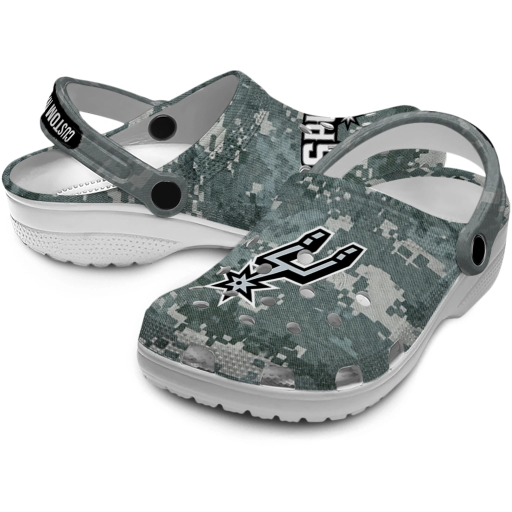 san-antonio-spurs-clog-custom-digital-camo-silver-high-quality.webp